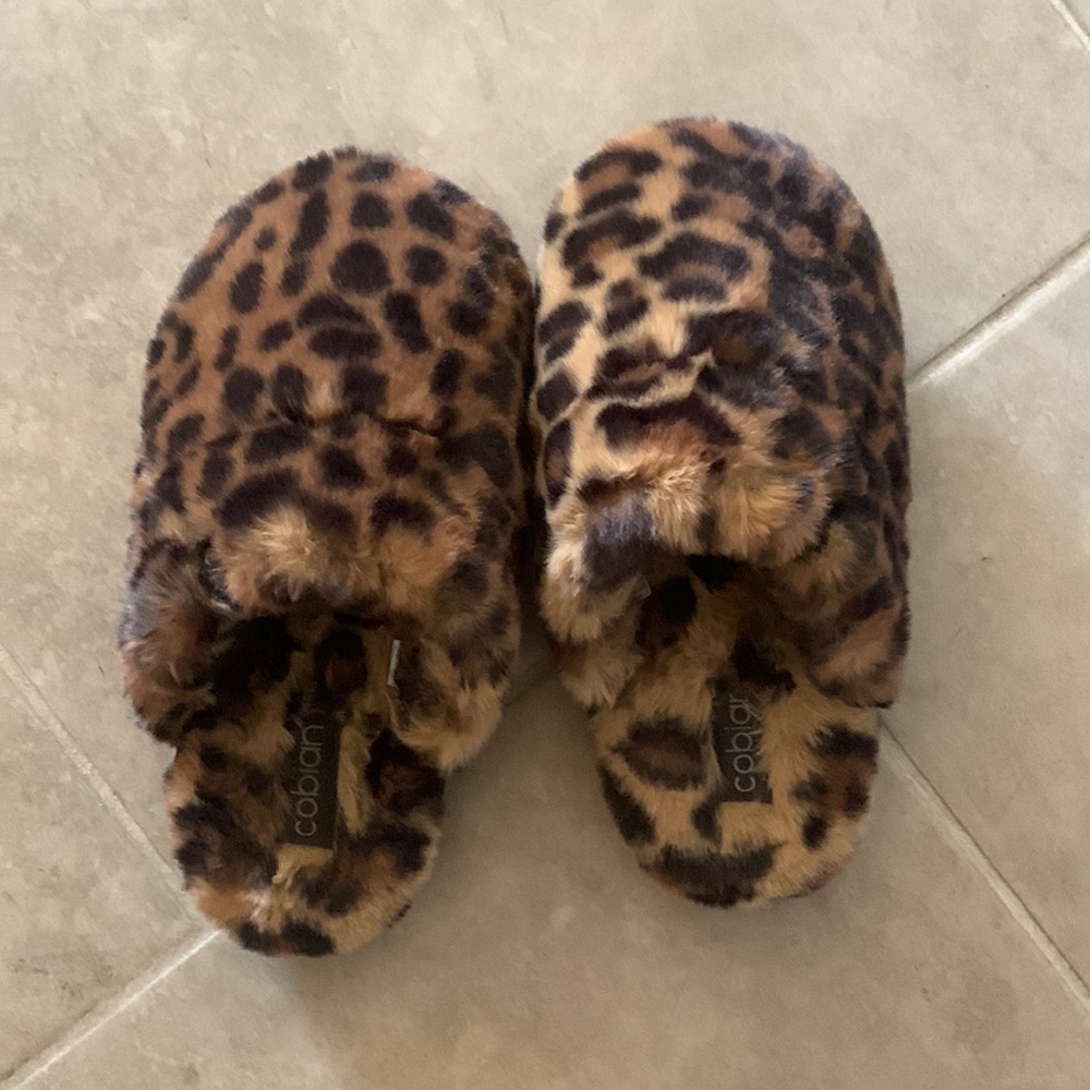 Cobian faux fur slippers